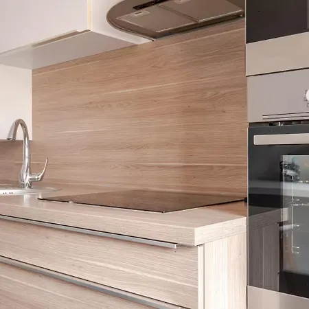 Appartement Aux Arenes, 30m Des Arenes, Balcon, Clim *